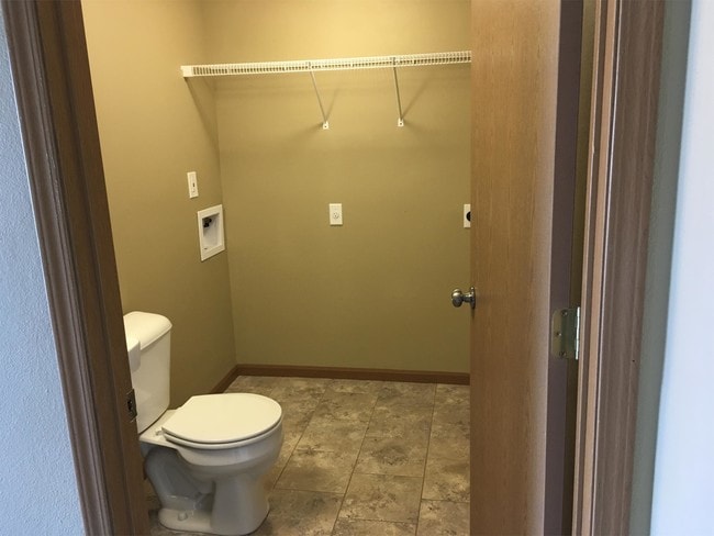 Building Photo - 304 Biggs Dr