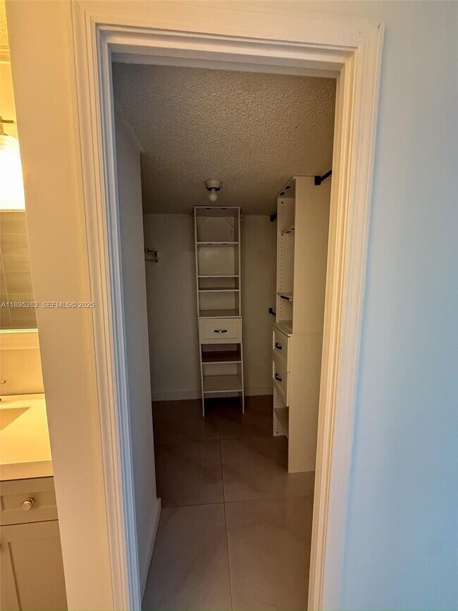 Building Photo - 7051 Environ Blvd