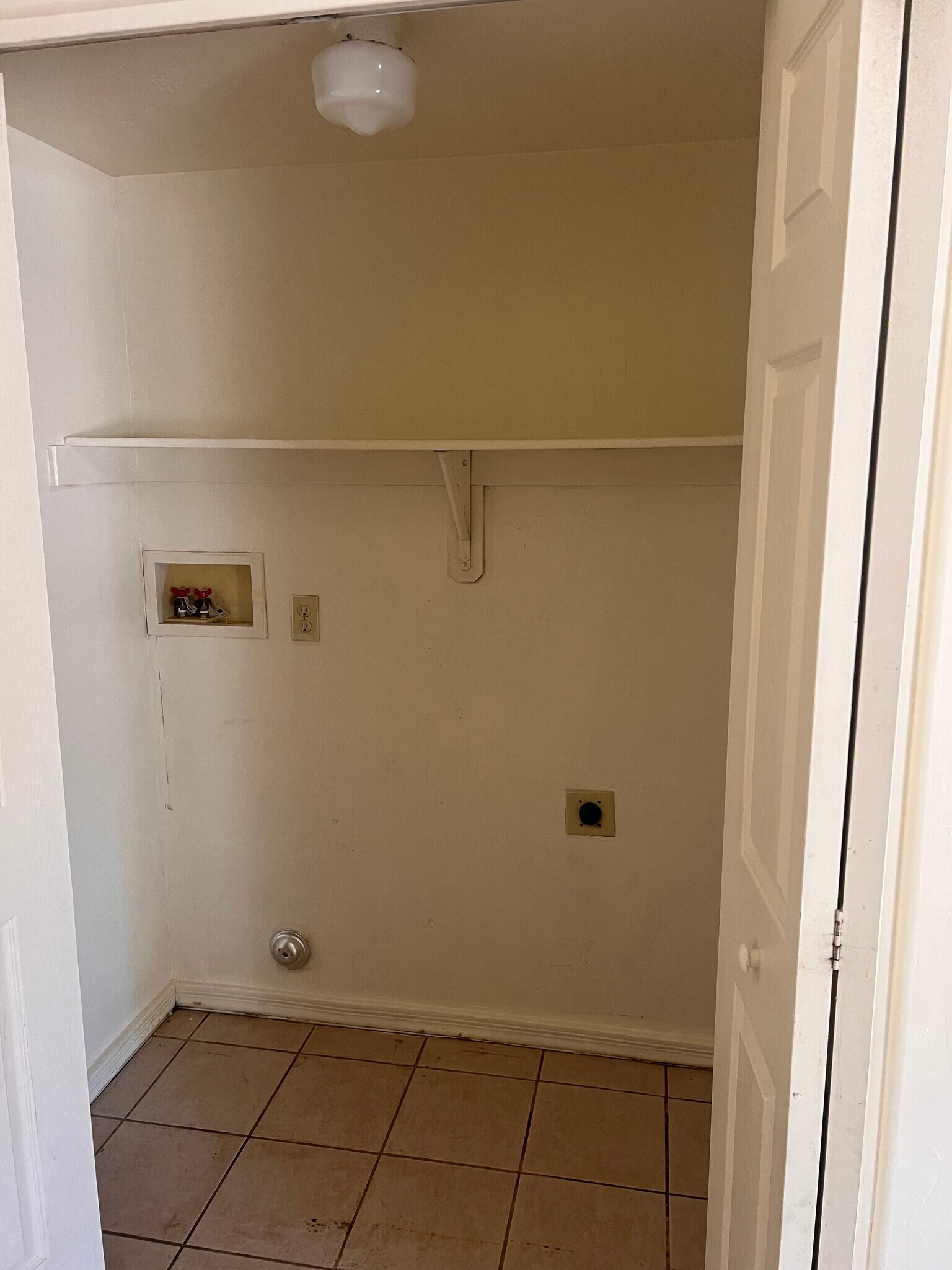 Building Photo - 2536 N Corinthian Garden Dr