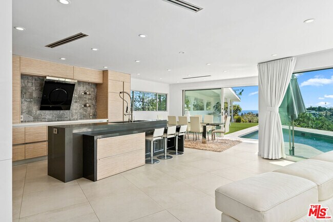 Building Photo - 849 Glenmere Way