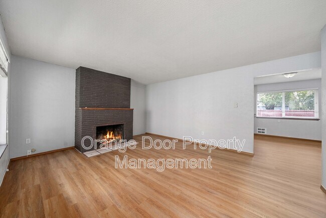 Building Photo - 712 127th St S