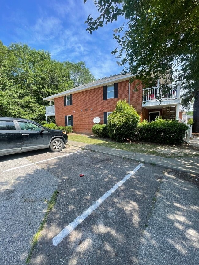 Primary Photo - 207 New Petersburg Dr