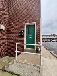 Building Photo - Charming 2-Bedroom Home with Bonus Room – ...