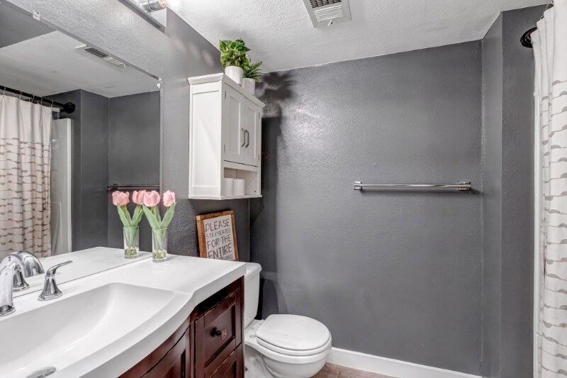 Building Photo - 573 Entrada Dr