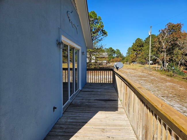 Building Photo - Beautiful Updated 2 bedroom, 1 bath home - Rocky Point