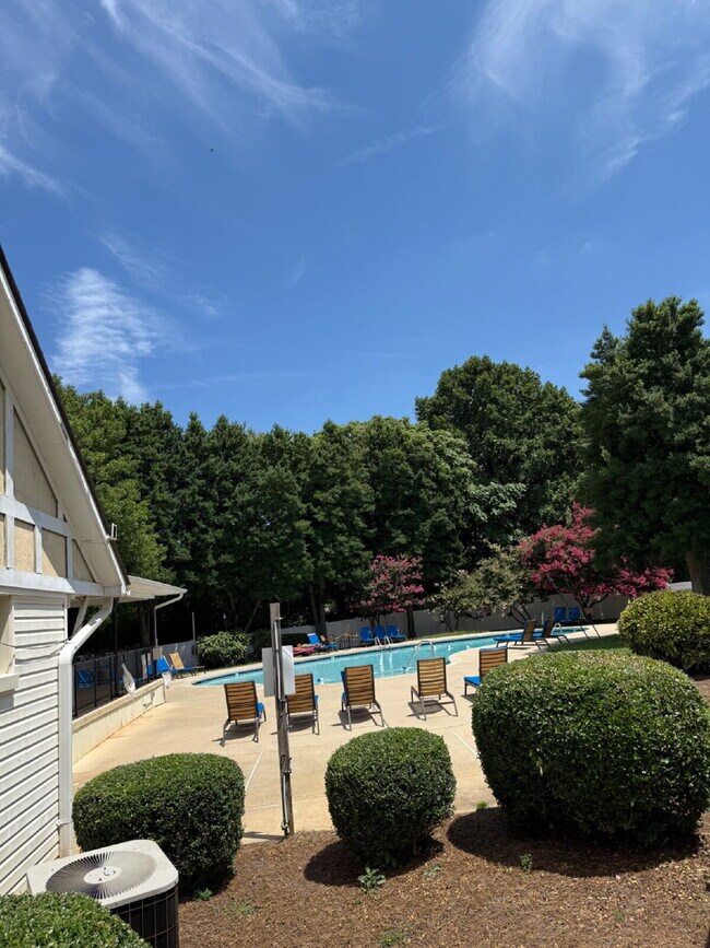 Building Photo - "Charming 2-Bed Condo in Greensboro with Spacious Layout, community clubhouse and POOL!"