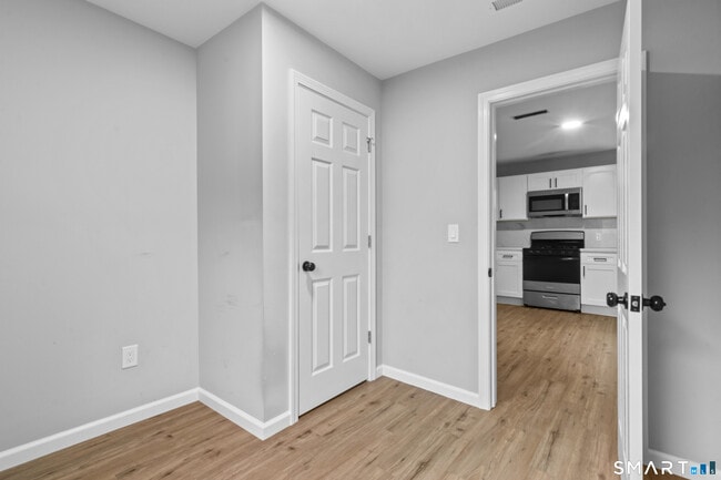 Building Photo - 173 Shaw St