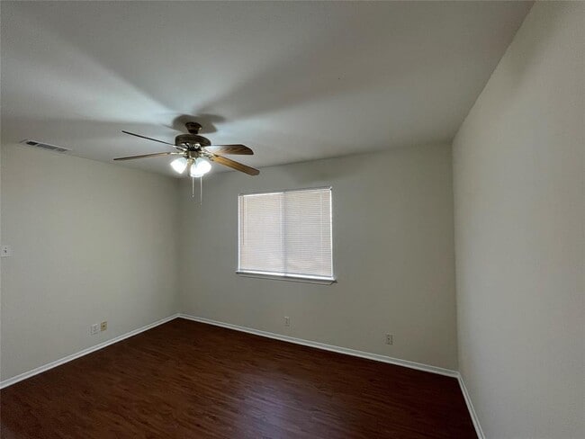 Building Photo - 407 Parkhill Cove