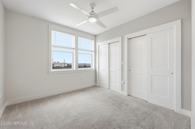 Building Photo - 115 1st St S