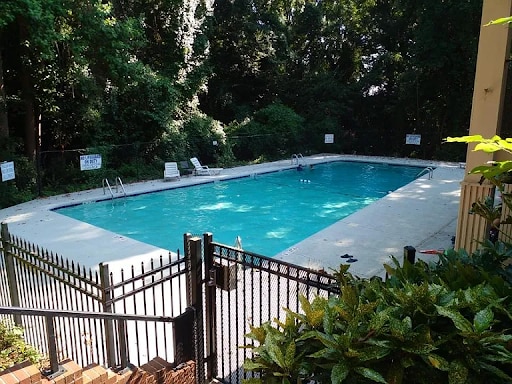 Building Photo - 1100 Skyland Dr