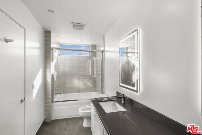 Building Photo - 938 Orange Grove Ave