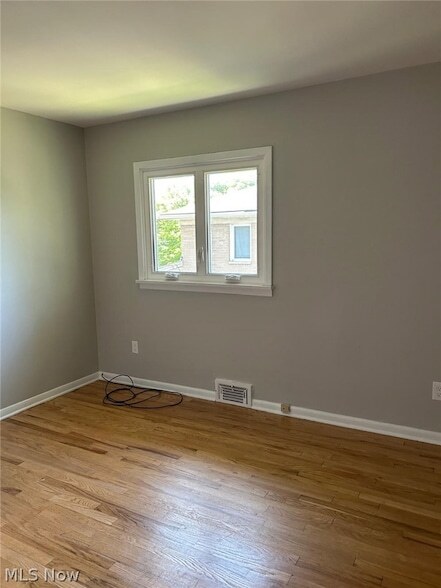 Building Photo - 17914 Chagrin Blvd