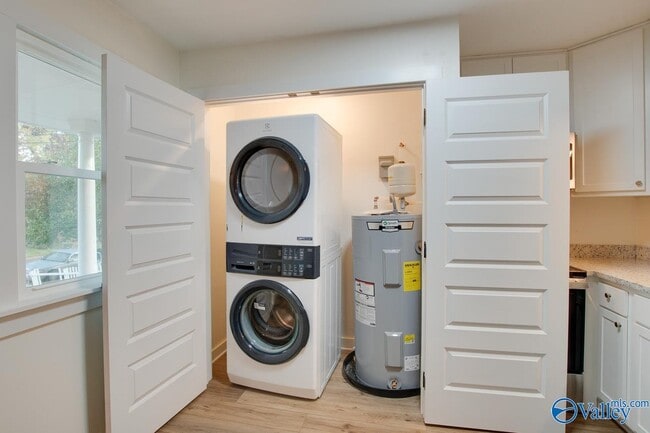 Building Photo - 2705 Wilson Dr NW