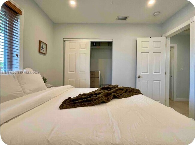 Building Photo - 601 NW 116th St