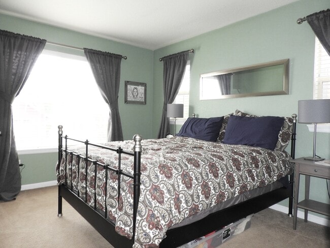 Building Photo - Central Park Home For Rent! Corner Unit!