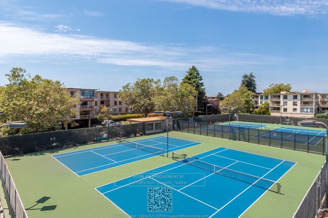 Building Photo - Largest 2-Bedroom at Watergate w/ Walk-in ...