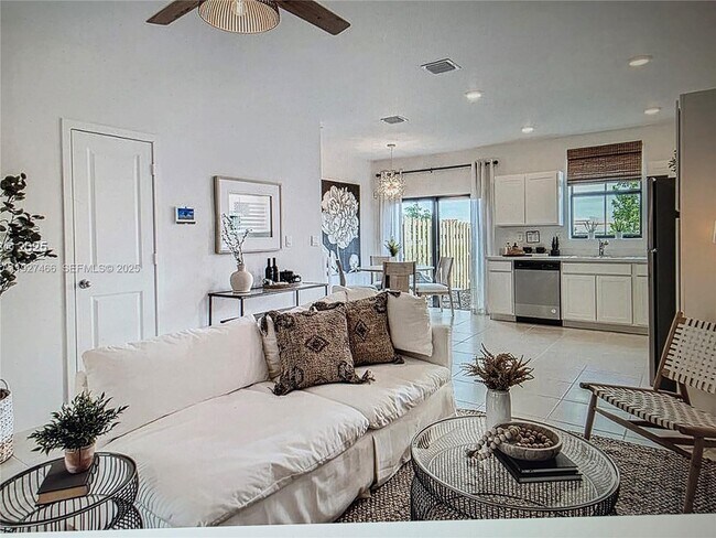 Building Photo - 271 NE 16th St