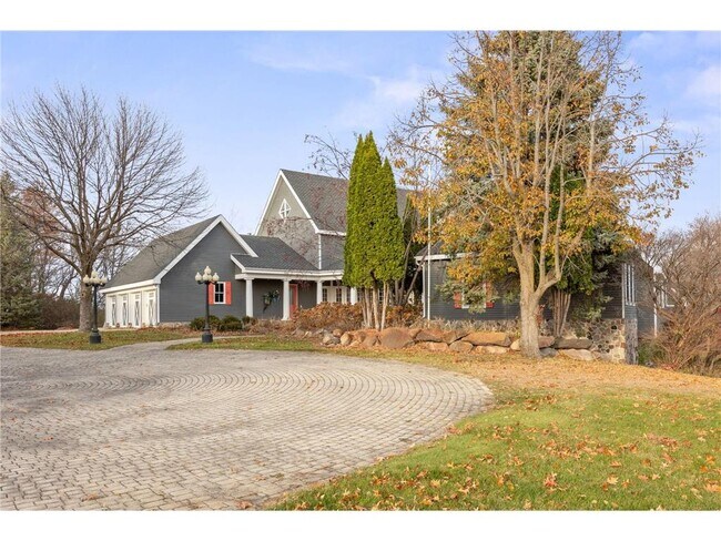 Building Photo - 1560 Bluff Creek Dr