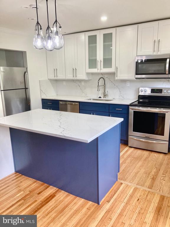 Building Photo - 7807 Spring Ave