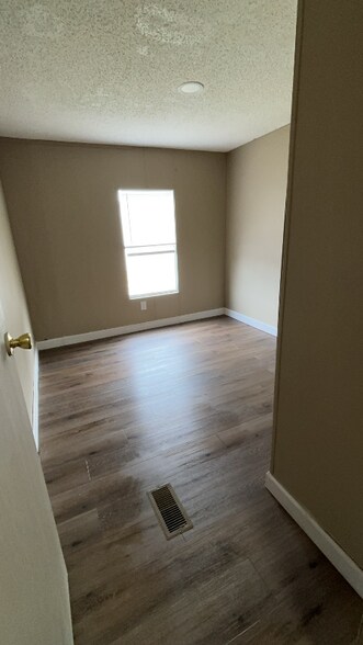 Building Photo - 1716 E Market Ave