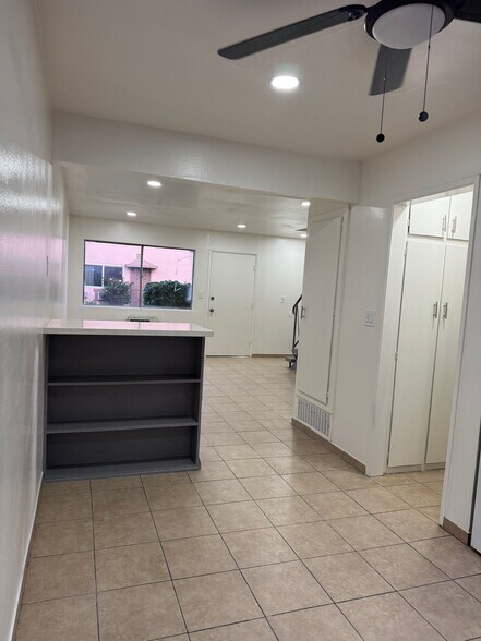 Building Photo - 4575 Canoga St