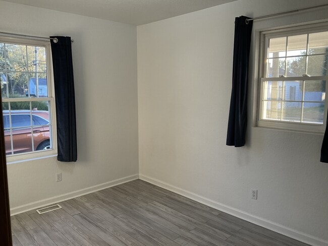 Building Photo - 107 N Rufus St