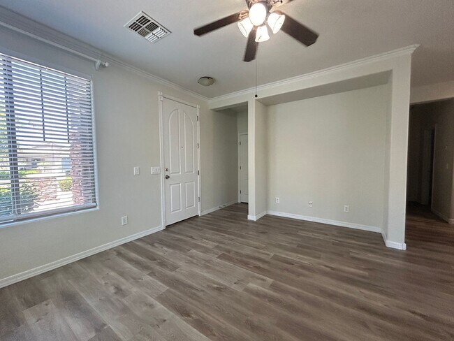 Building Photo - 4425 E Los Altos Dr