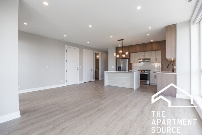 Building Photo - 2355 W Flournoy St