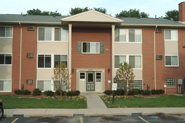 Primary Photo - West Hampton