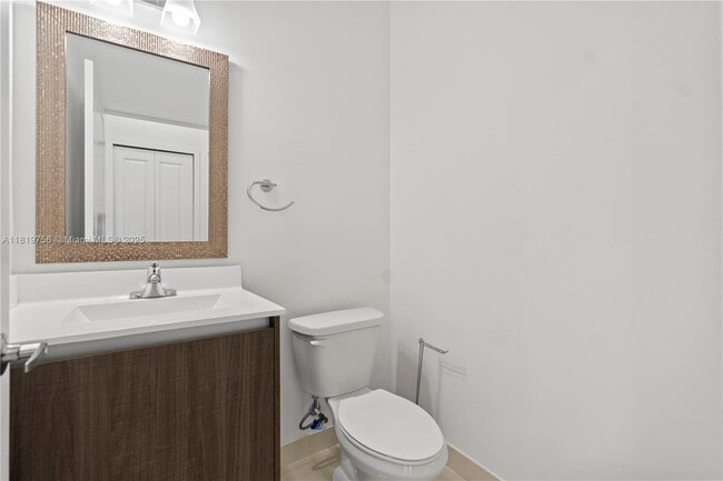 Building Photo - 535 SW 91st Pl