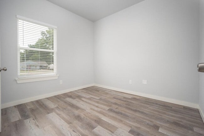 Building Photo - 201 S 11th St