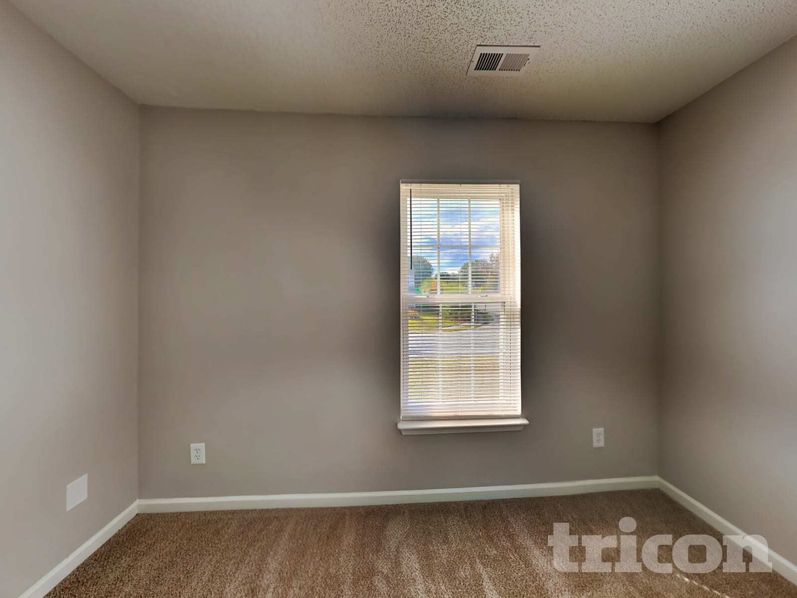 Building Photo - 5920 Shining Oak Ln