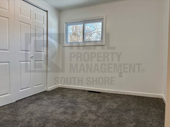 Building Photo - Remodeled 2bed/1bath: Where Charm Meets Chic