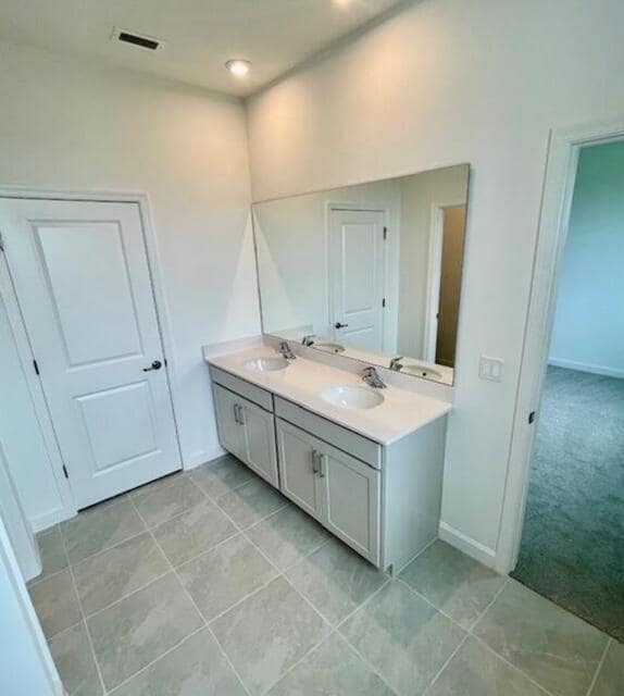 Building Photo - 14043 SW Thorens Dr