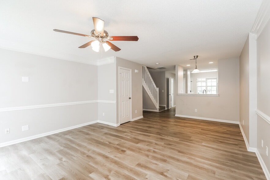 Building Photo - 3204 Summercroft Ln