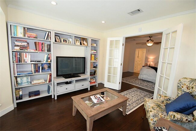 Building Photo - 20610 Laurel Lock Dr