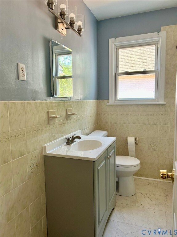 Building Photo - 314 Thompson St