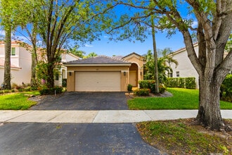 Building Photo - 1071 Bluewood Terrace