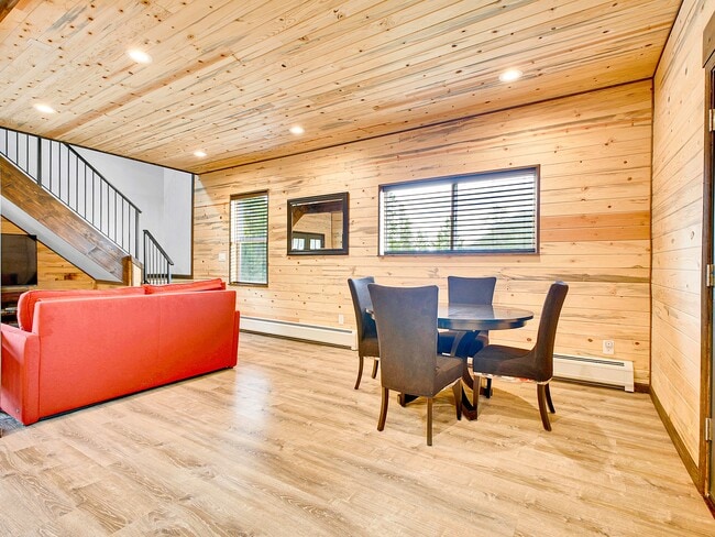 Building Photo - 785 Warren Gulch Rd