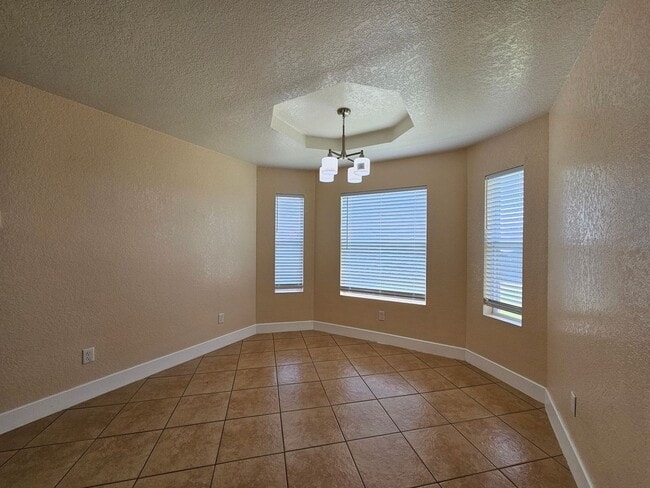 Building Photo - HHUGE RENT REDUCTION  - AVAILABLE NOW & READY FOR MOVE-IN!