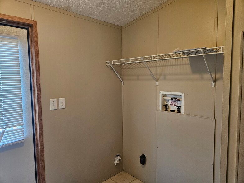 Building Photo - 159 Lynnwood Cir