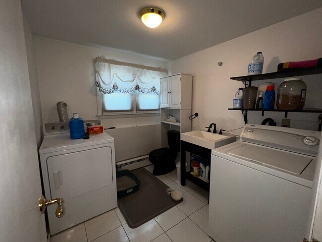 Building Photo - 3 Old Field Rd