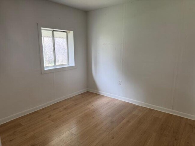 Building Photo - Charming 2 Bedroom 1 Bath Home In Mayer!