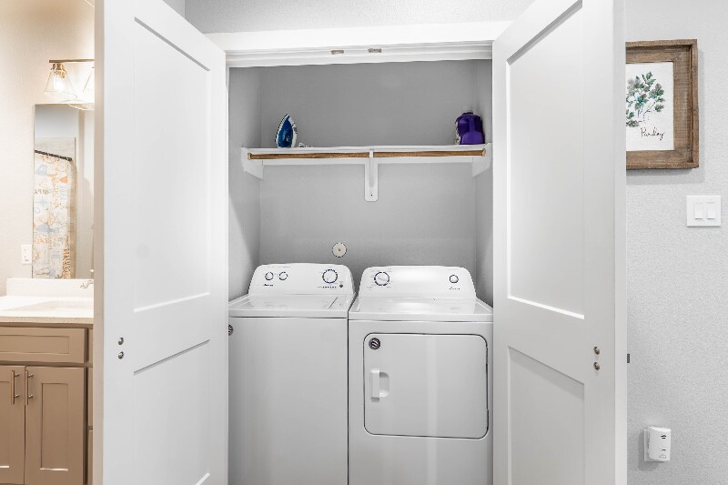 Building Photo - 142 W 5th St