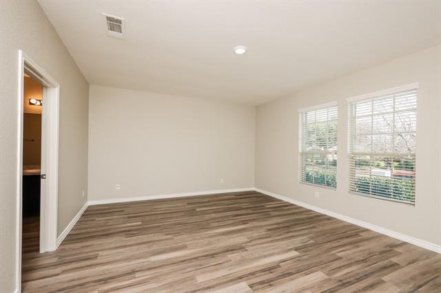 Building Photo - 1930 Jasmine Dr