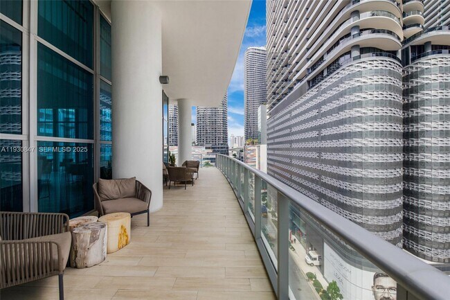 Building Photo - 1100 S Miami Ave