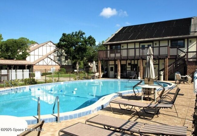 Building Photo - 831 Greenwood Manor Cir