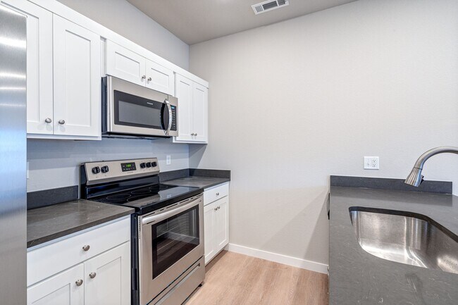 Building Photo - 276 N Hunter St