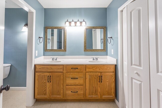Building Photo - 4 Bedroom Rental in East Brainerd!