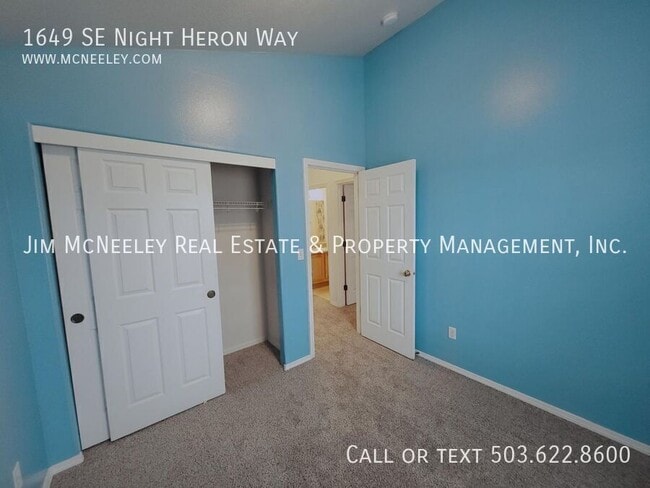 Building Photo - 1649 SE Night Heron Way